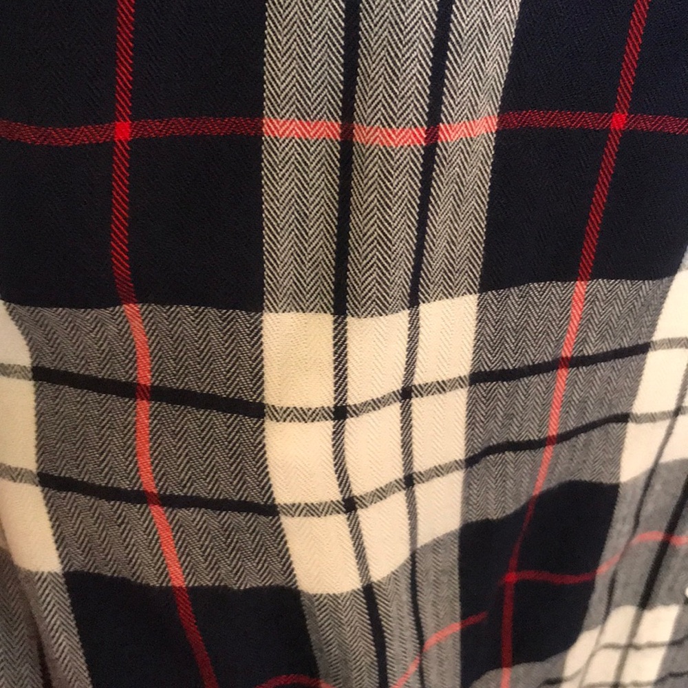 So so soft plaid T-shirt! - Picture 3 of 3